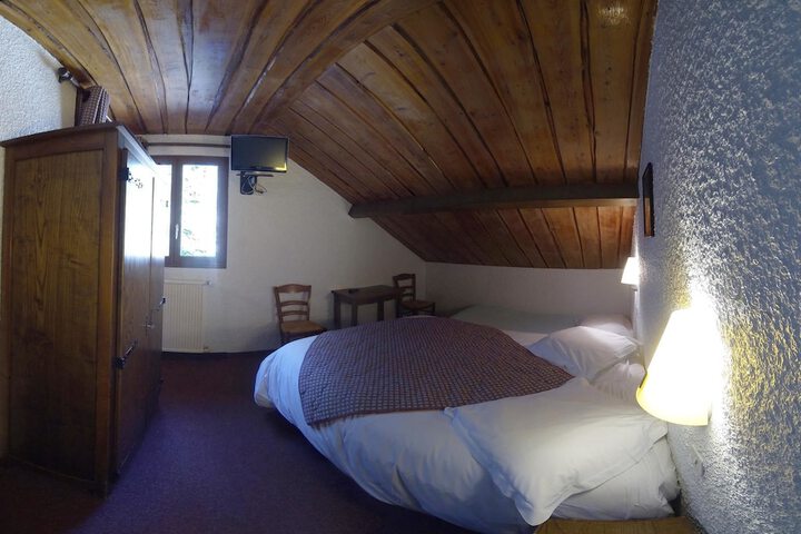 Room 14 of 60