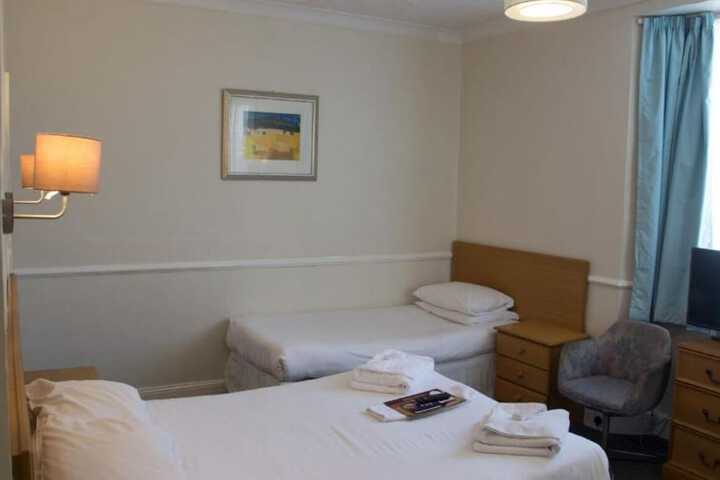 Room 12 of 60