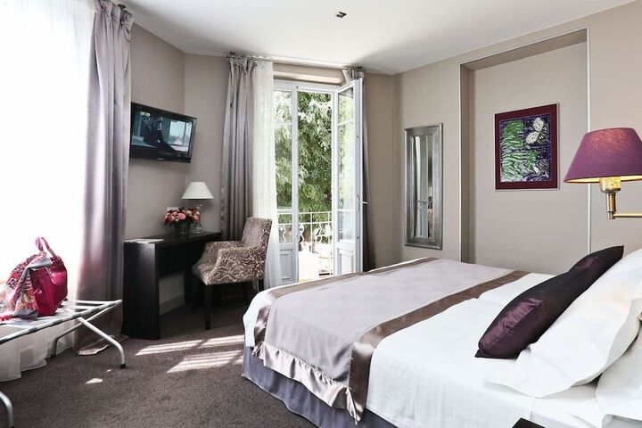 Room 15 of 32