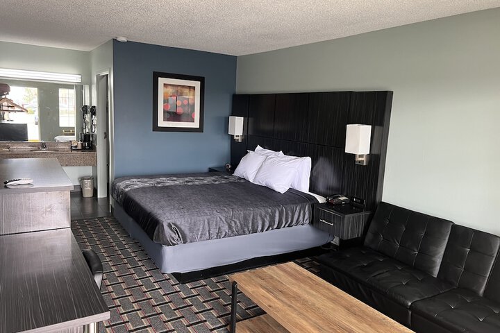 Room 2 of 41