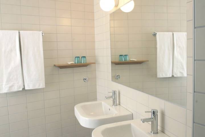Room 14 of 25