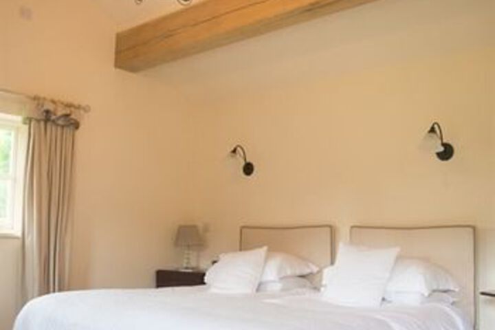 Room 9 of 14