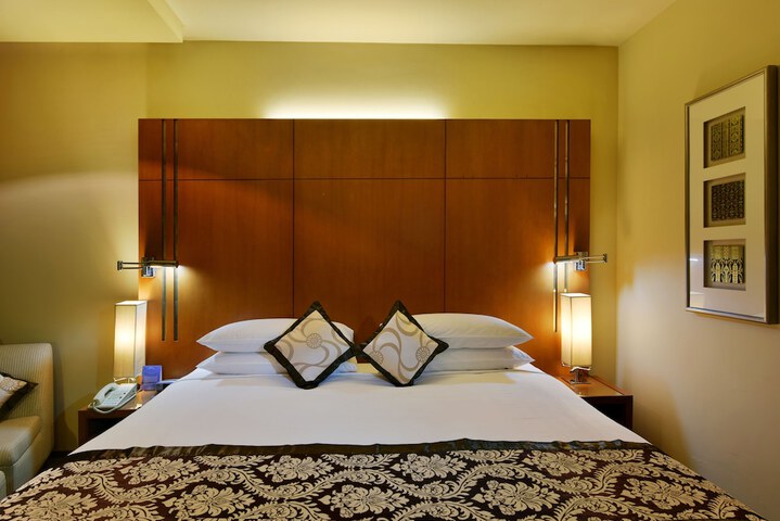Room 13 of 86