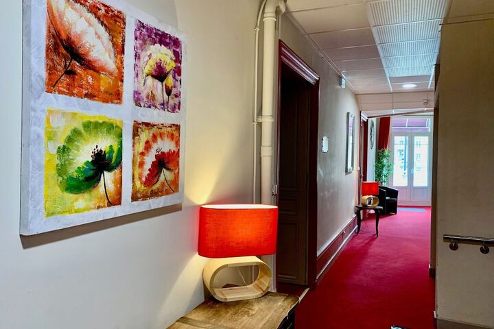 Ballroom/Hall 23 of 27
