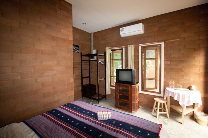 Room 28 of 123
