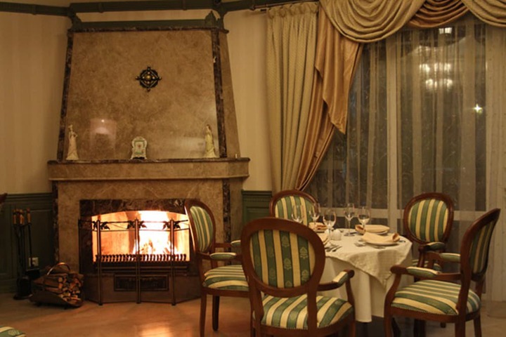 Dining Photos