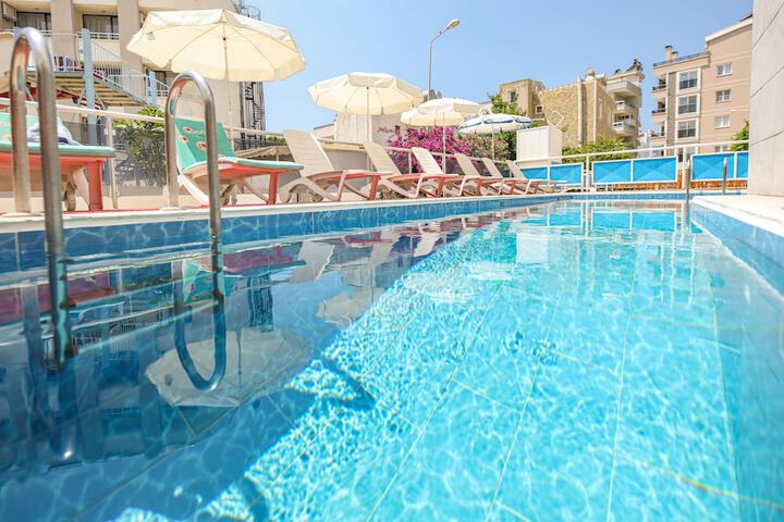 Pool 19 of 26