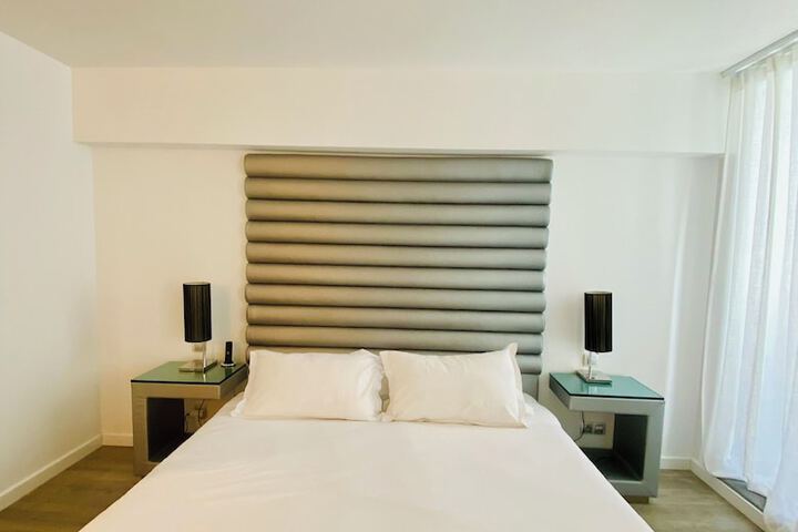 Room 12 of 72