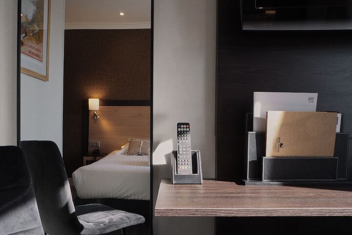 Room 4 of 30
