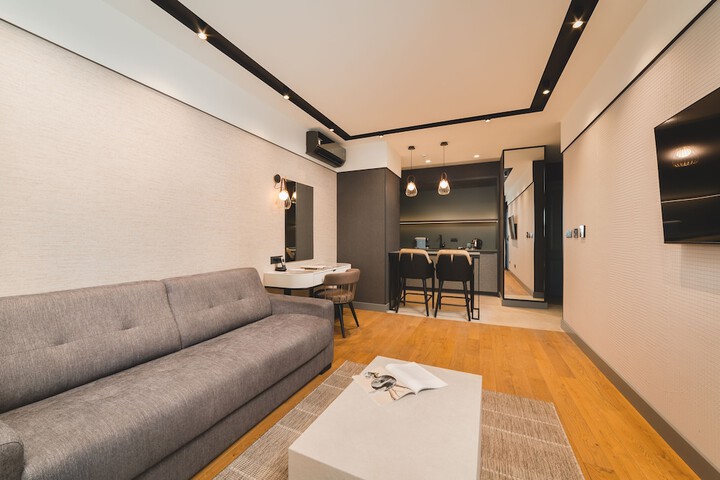 Room 12 of 42