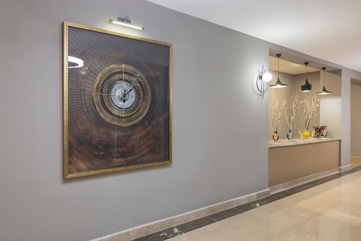 Entrance & Lobby