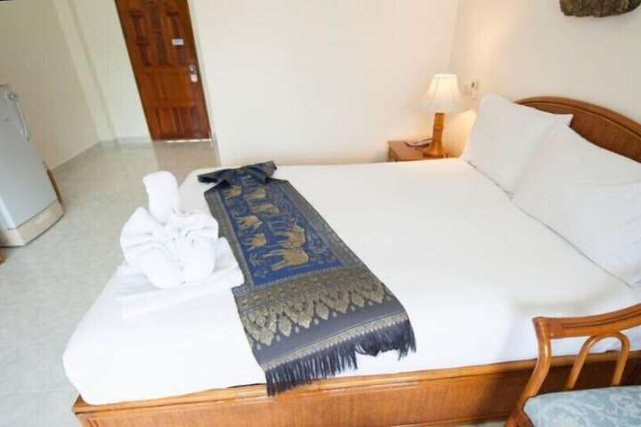Room 2 of 43