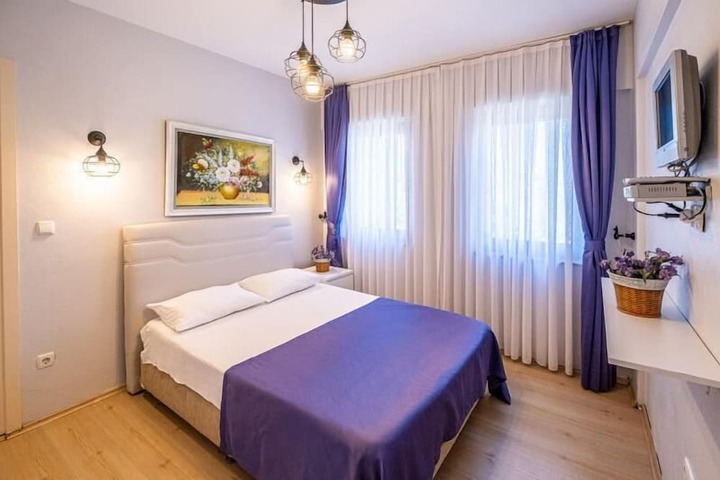 Room 11 of 26