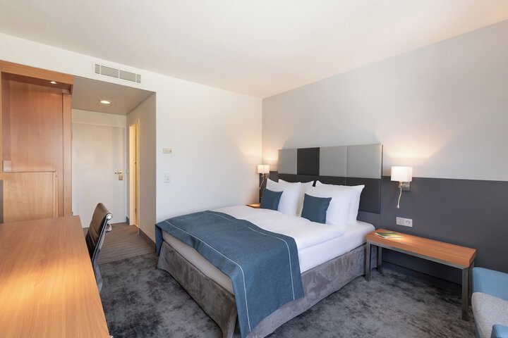 Room 20 of 107