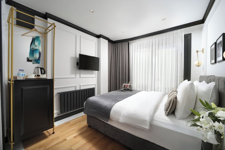 Room 13 of 43