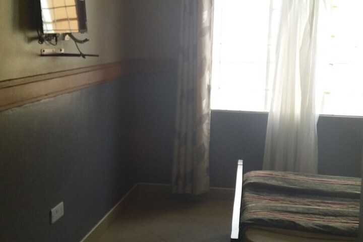 Room 2 of 22