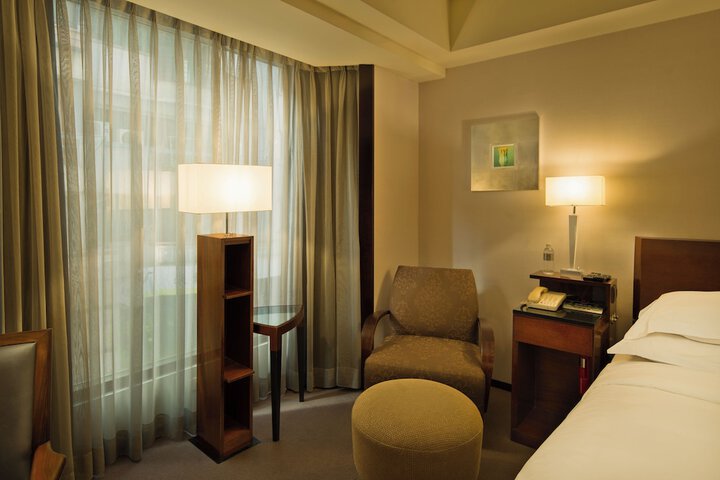 Room 10 of 61