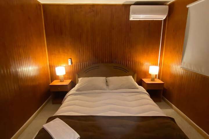 Room 6 of 96