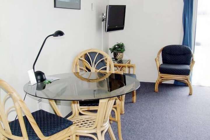 Room 4 of 13