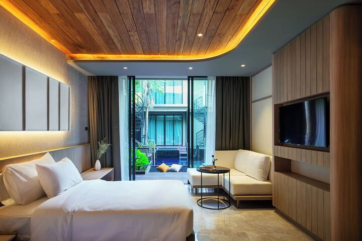 Room 8 of 35