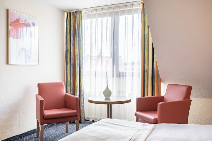 Room 3 of 171