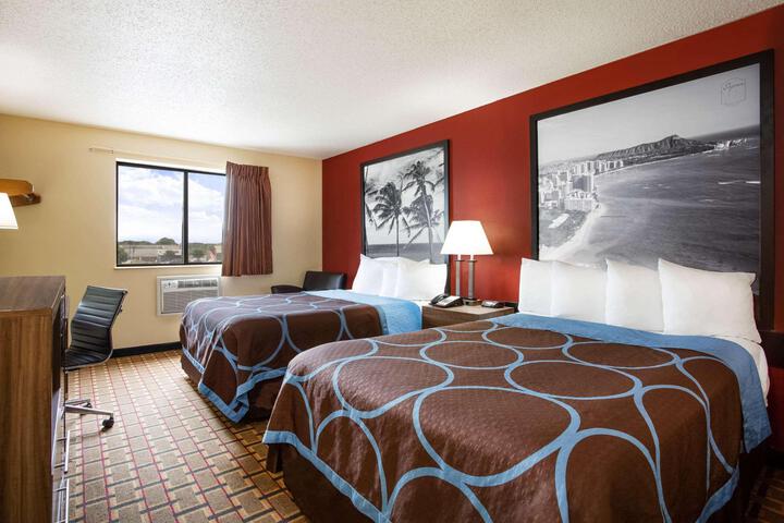 2 Double Beds (5 of 5)