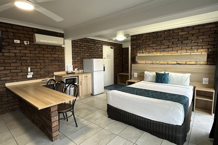 Room 26 of 170