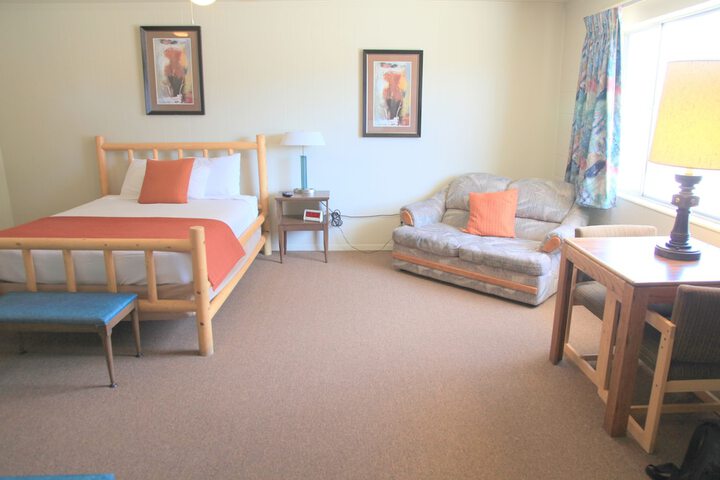 Room 3 of 33