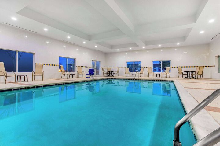Hotel Pool