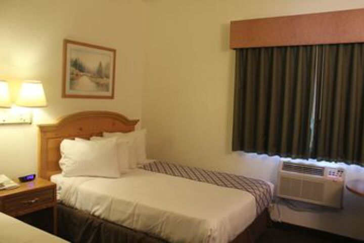 Room 35 of 65