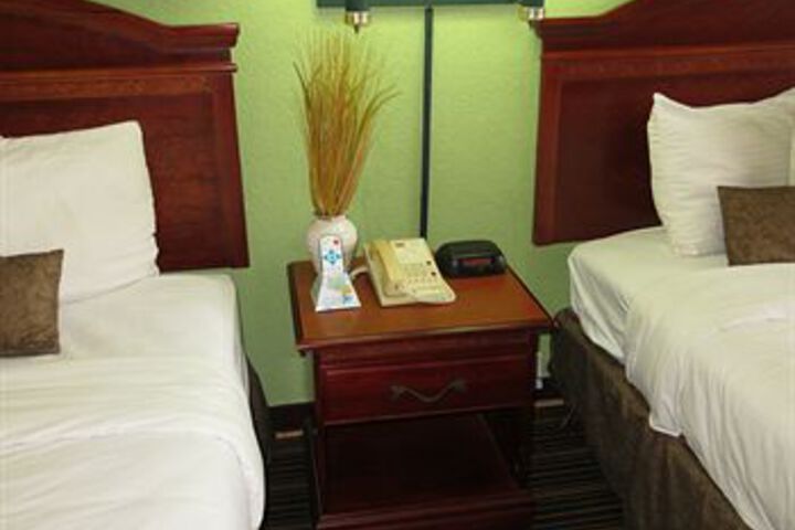 Room 71 of 109