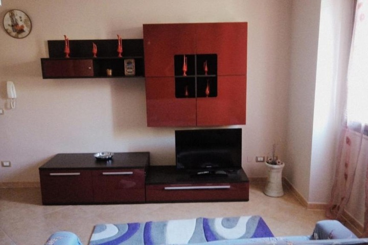 Room 2 of 10
