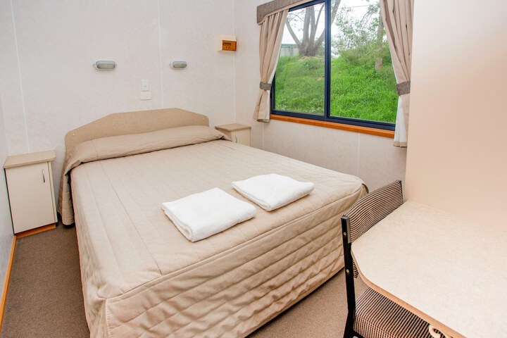 Room 4 of 36