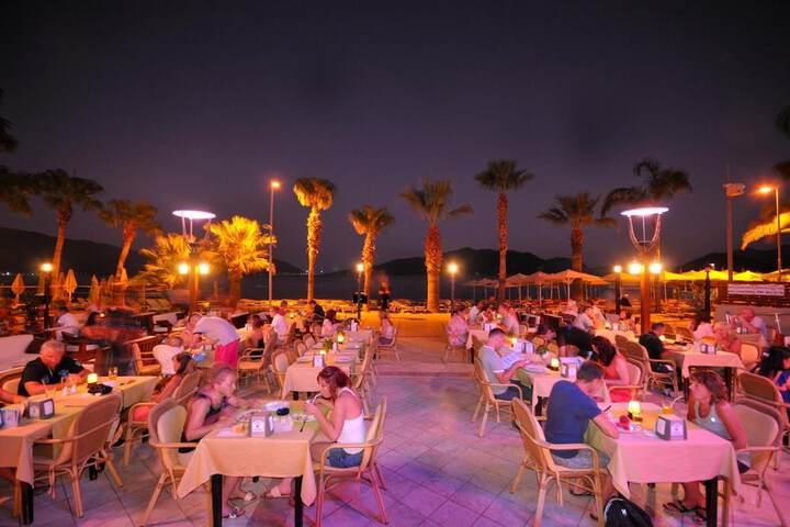 Dining Photos