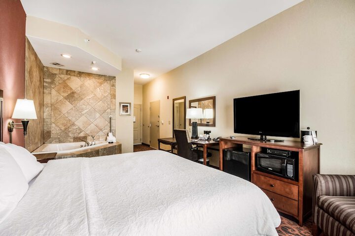 1 King Bed with Shower (6 of 16)