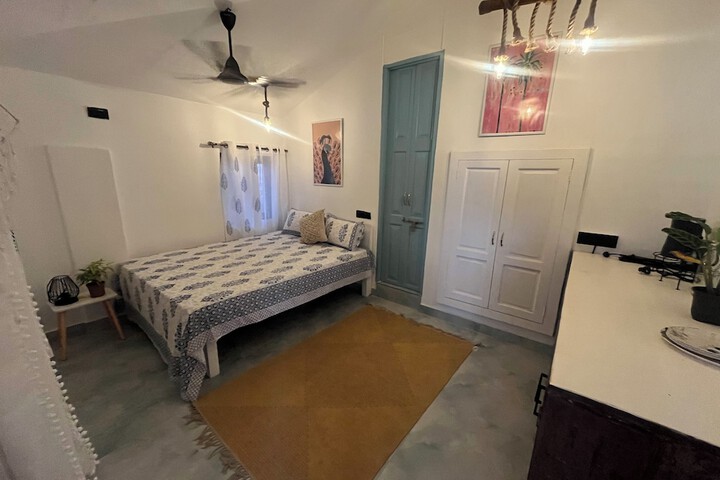 Room 5 of 13