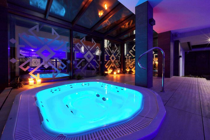 Hot Tub 21 of 73
