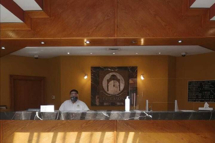 Hotel El Cason and Suites