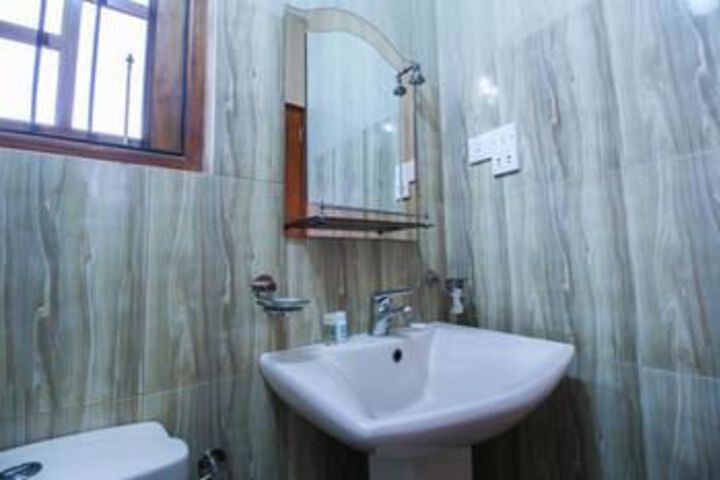 Room 4 of 48