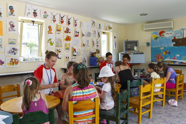 Childrens Activities 126 of 193