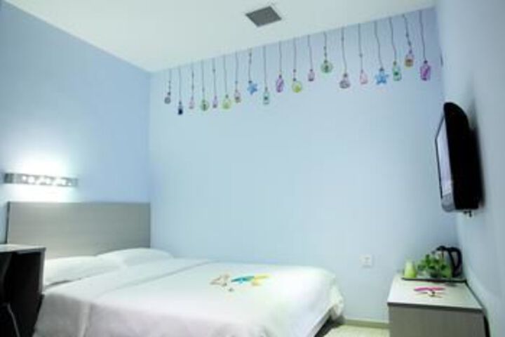 Room 34 of 38