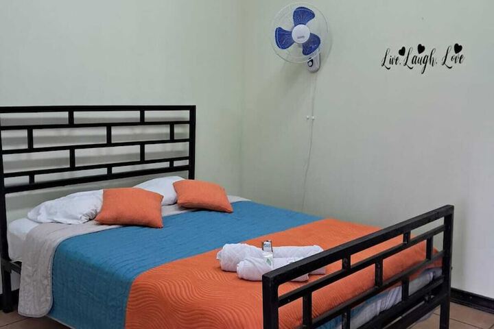 Room 6 of 30