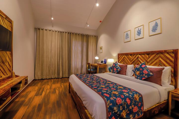 Room 6 of 75