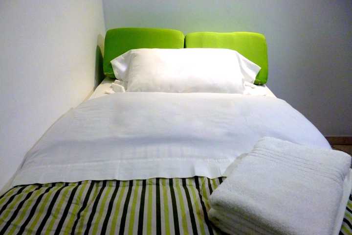 Room 2 of 9