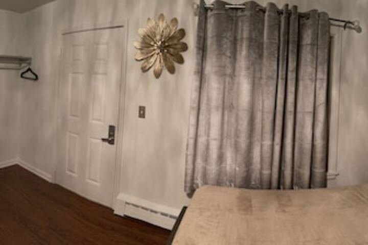 Room 5 of 20