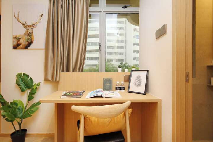 Room 4 of 42