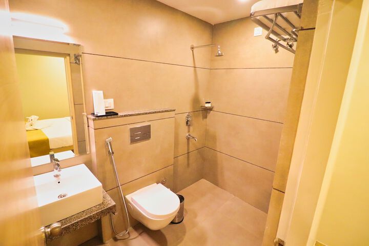 Room 17 of 39