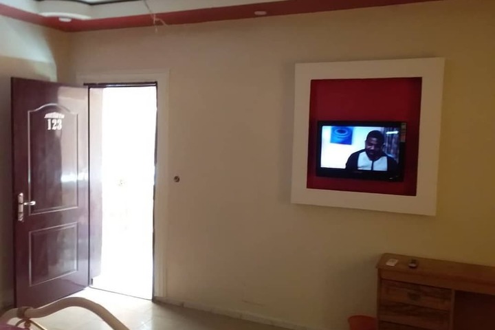 Room 15 of 28