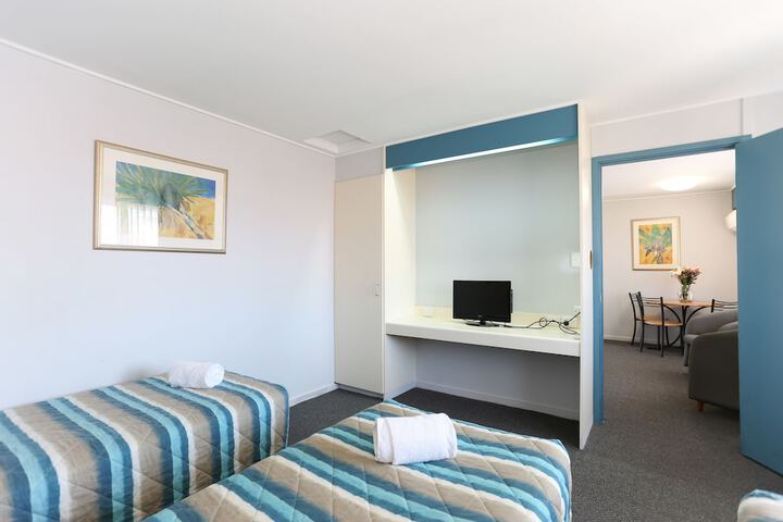 Room 17 of 36