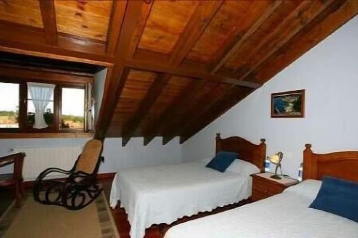 Room 8 of 61